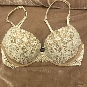 Brand New Victorias Secret Very Sexy Push Up Bra